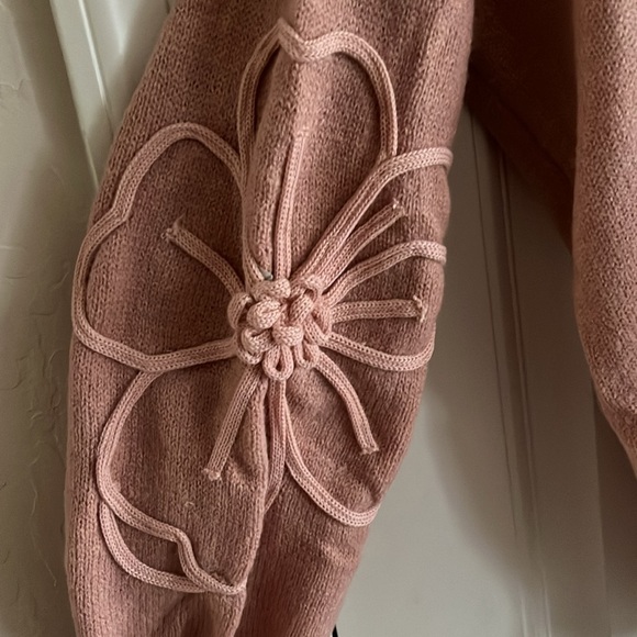 Beautiful 🌸Floral Embroidery Long Sleeve Knitted Pullover Sweater - Picture 8 of 9